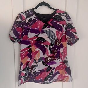 Cherokee scrub top women’s large